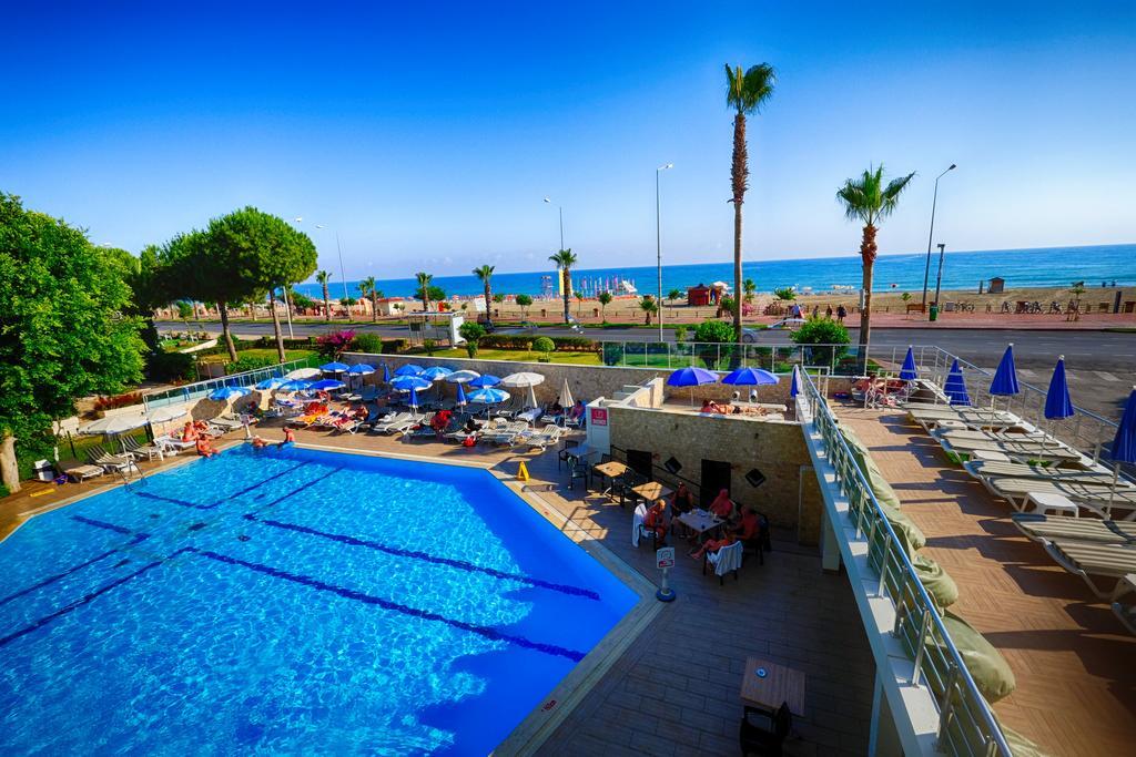 Hotell Big Blue Sky 4*